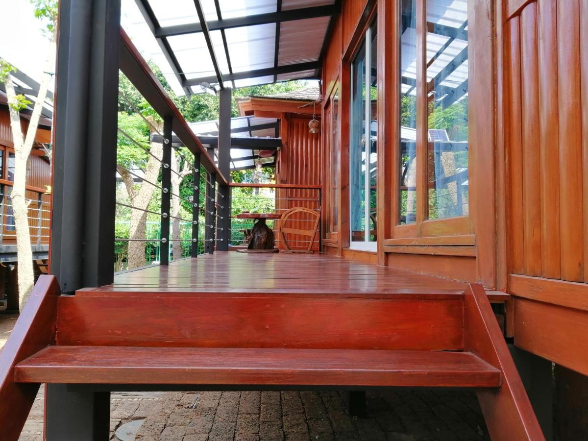 Wood House Pattaya Hotel Exterior foto